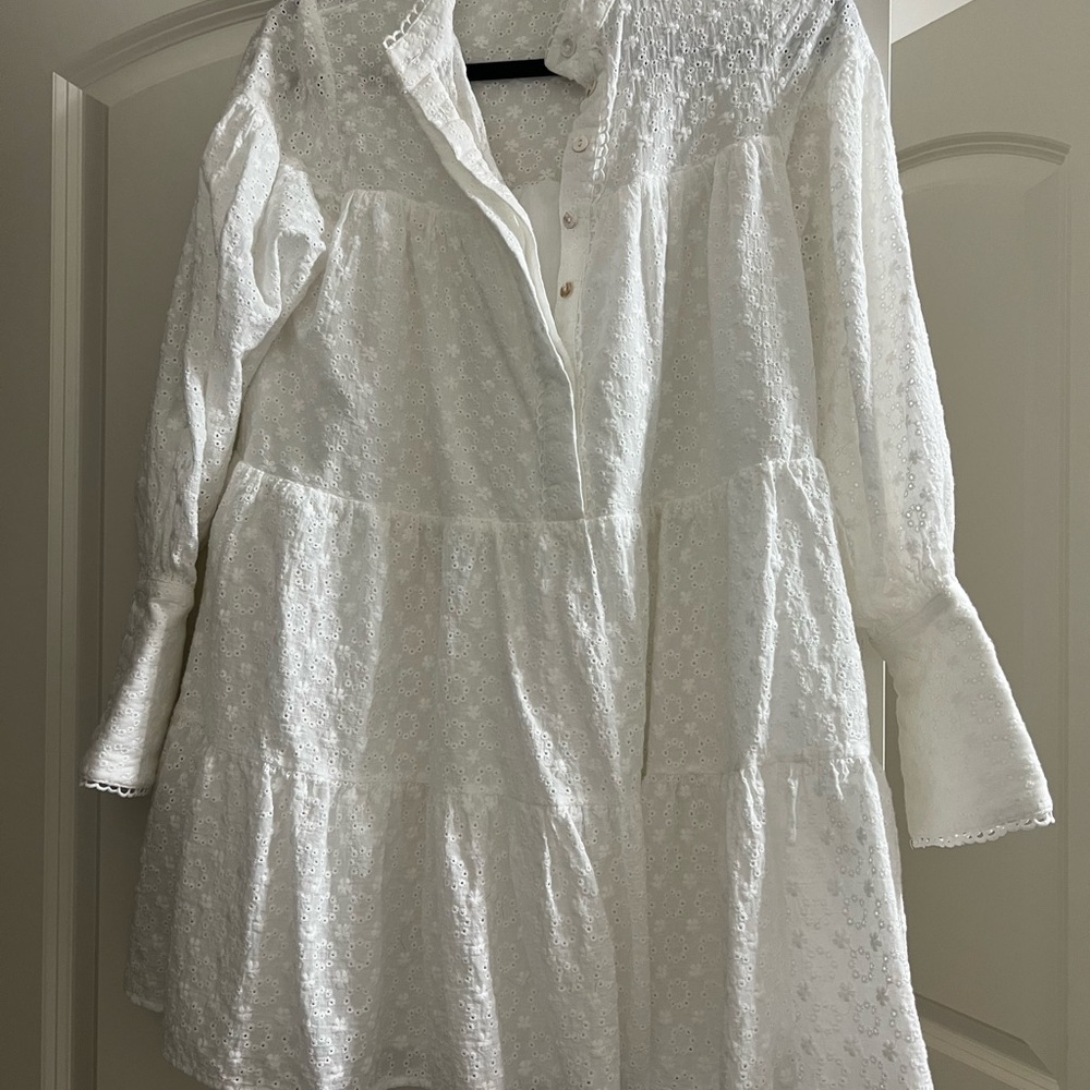 Elegant White Long Sleeve Dress